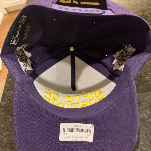 Trucker hat - Picture 4 of 5